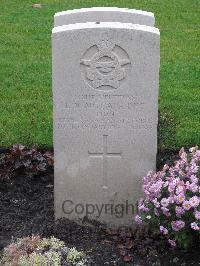 Berlin 1939-1945 War Cemetery - McCaig, Leslie Neil